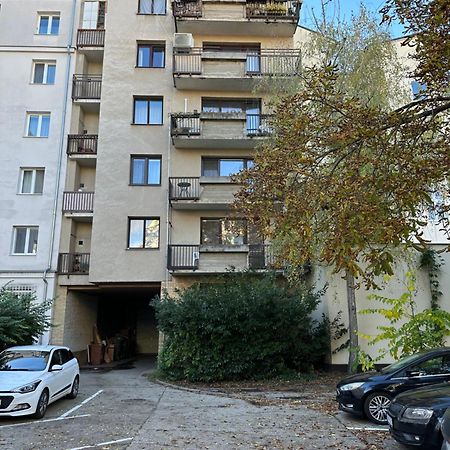 Medena Apartment Old Town With Free Parking Братислава Екстериор снимка