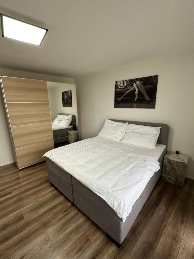 Medena Apartment Old Town With Free Parking Братислава Екстериор снимка