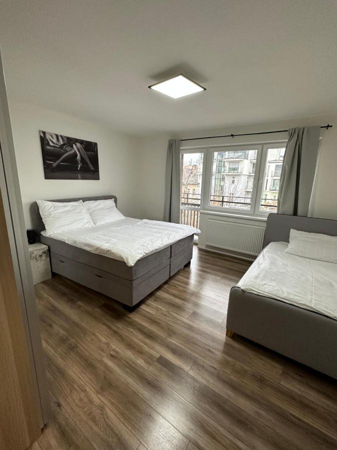Medena Apartment Old Town With Free Parking Братислава Екстериор снимка