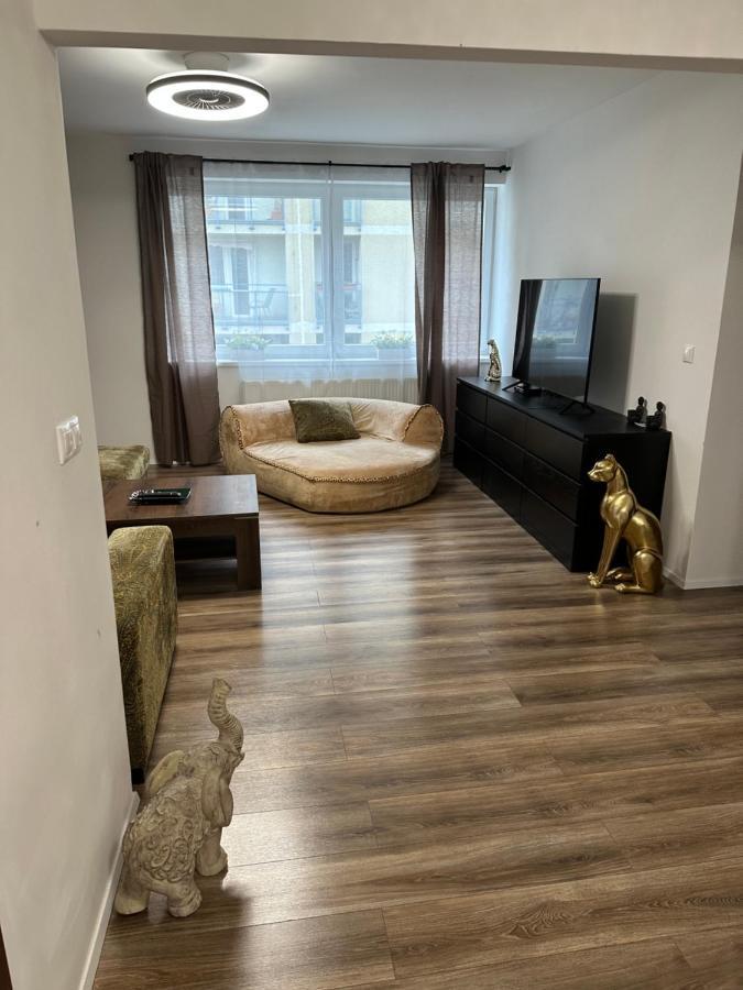 Medena Apartment Old Town With Free Parking Братислава Екстериор снимка