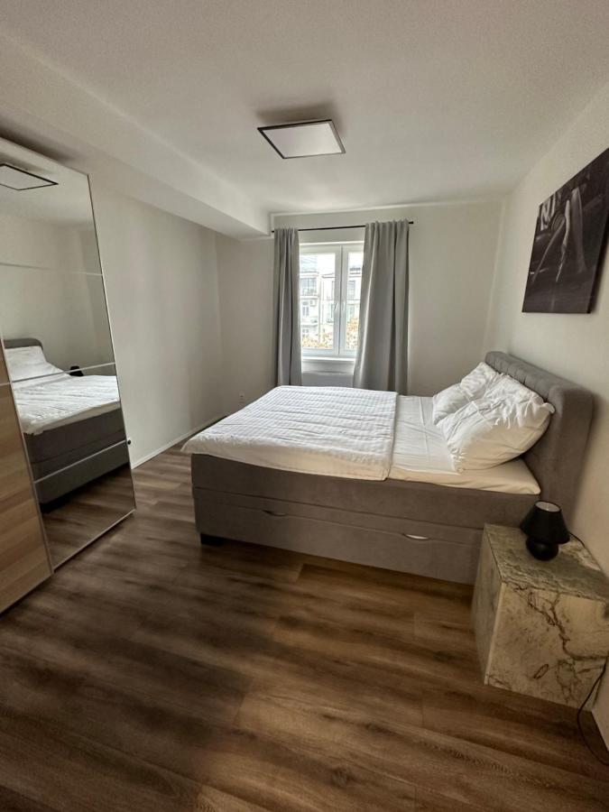Medena Apartment Old Town With Free Parking Братислава Екстериор снимка