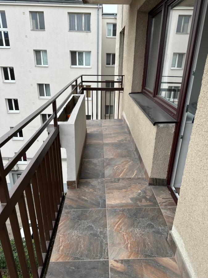 Medena Apartment Old Town With Free Parking Братислава Екстериор снимка